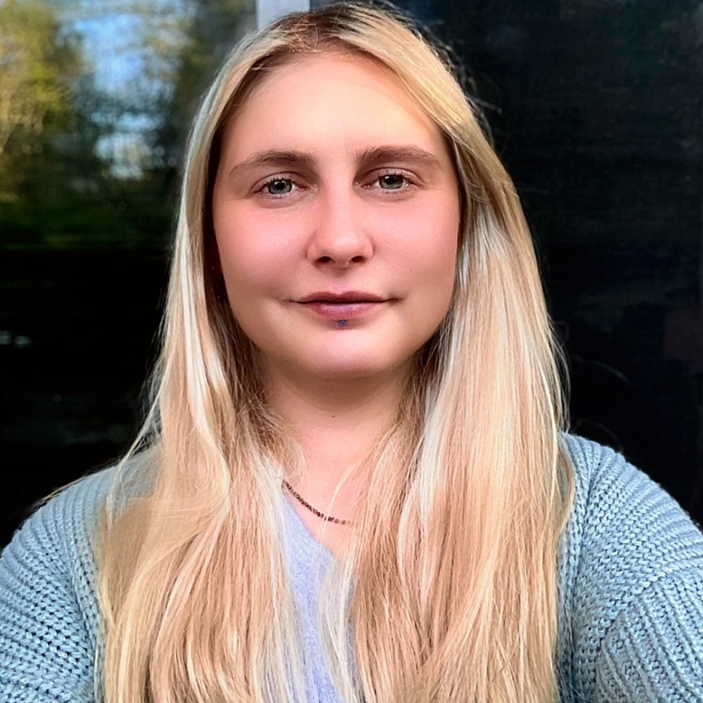 Meet your Posher, Courtney